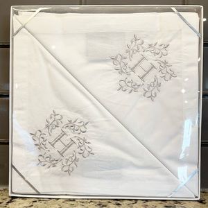 H Monogram White Cotton Dinner Napkins set of 2.